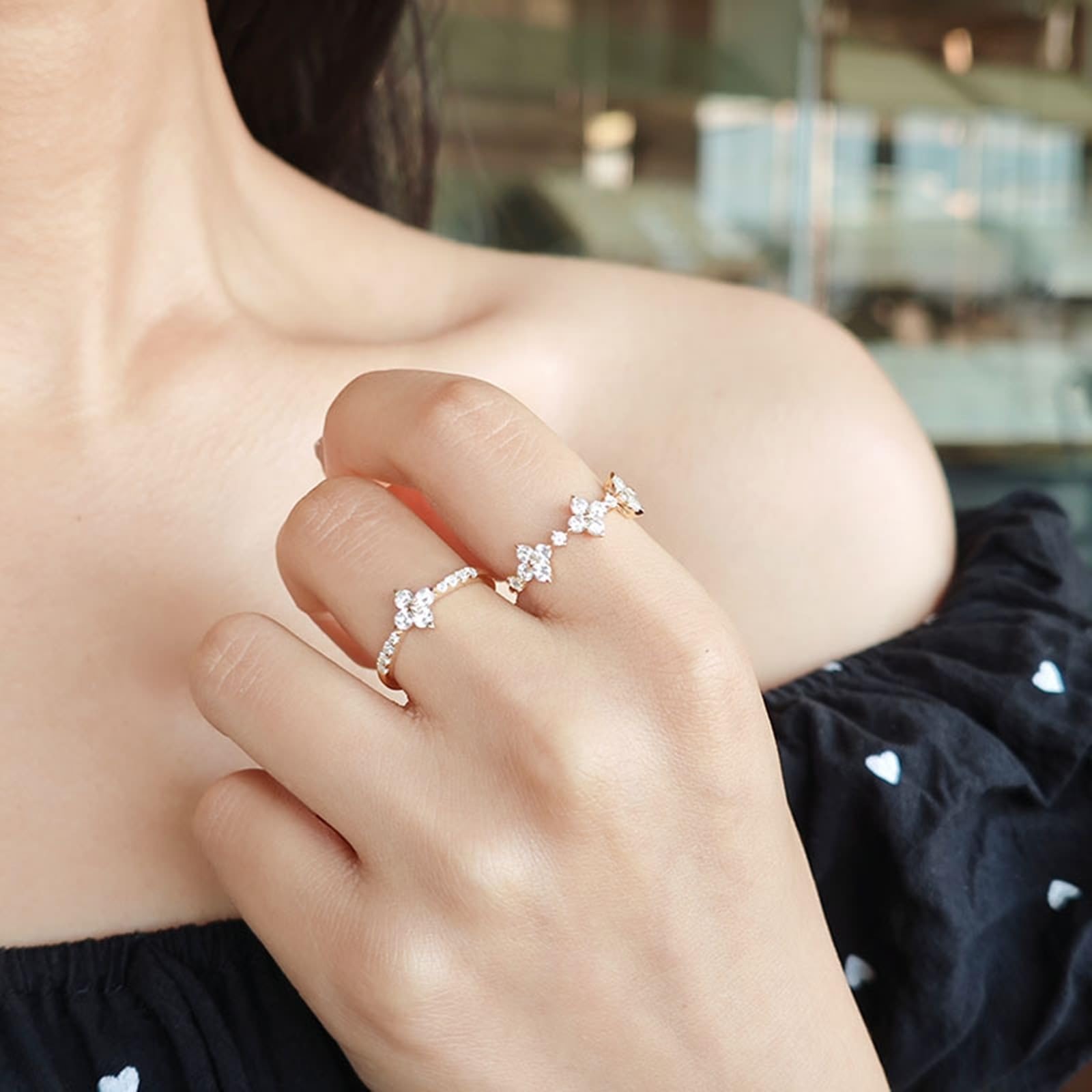 Fede nuziale in oro giallo Au 375/585/750 con moissanite, a forma di fiore