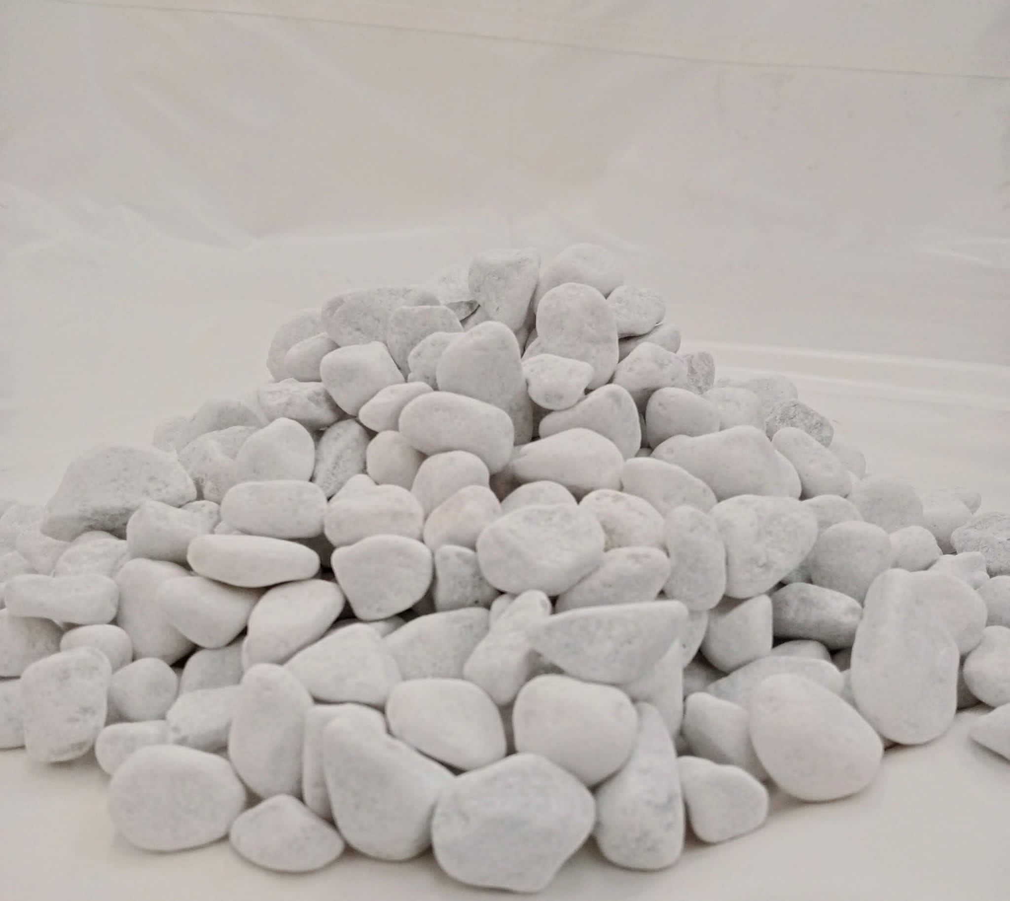 BERNARDELLI - Ciottoli Bianco Marmo Carrara (15/25 mm) per arredo di esterni, vasi e fiorere - Sacco da 10 kg