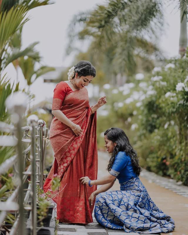 Image of Flosive Women's Kanjivaram Silk Saree With Blouse Piece