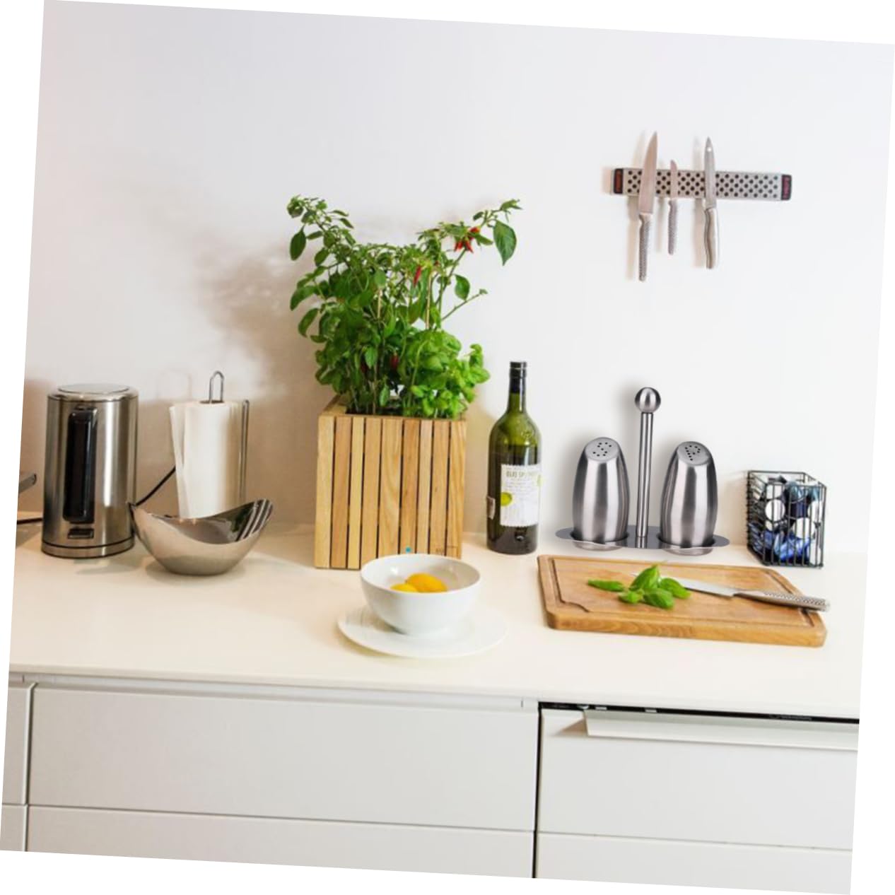 CIYODO Stainless Steel Pepper and Salt Seasoning Box Salt Pepper Jars Kitchen Supplies Non-slip Seasoning Container