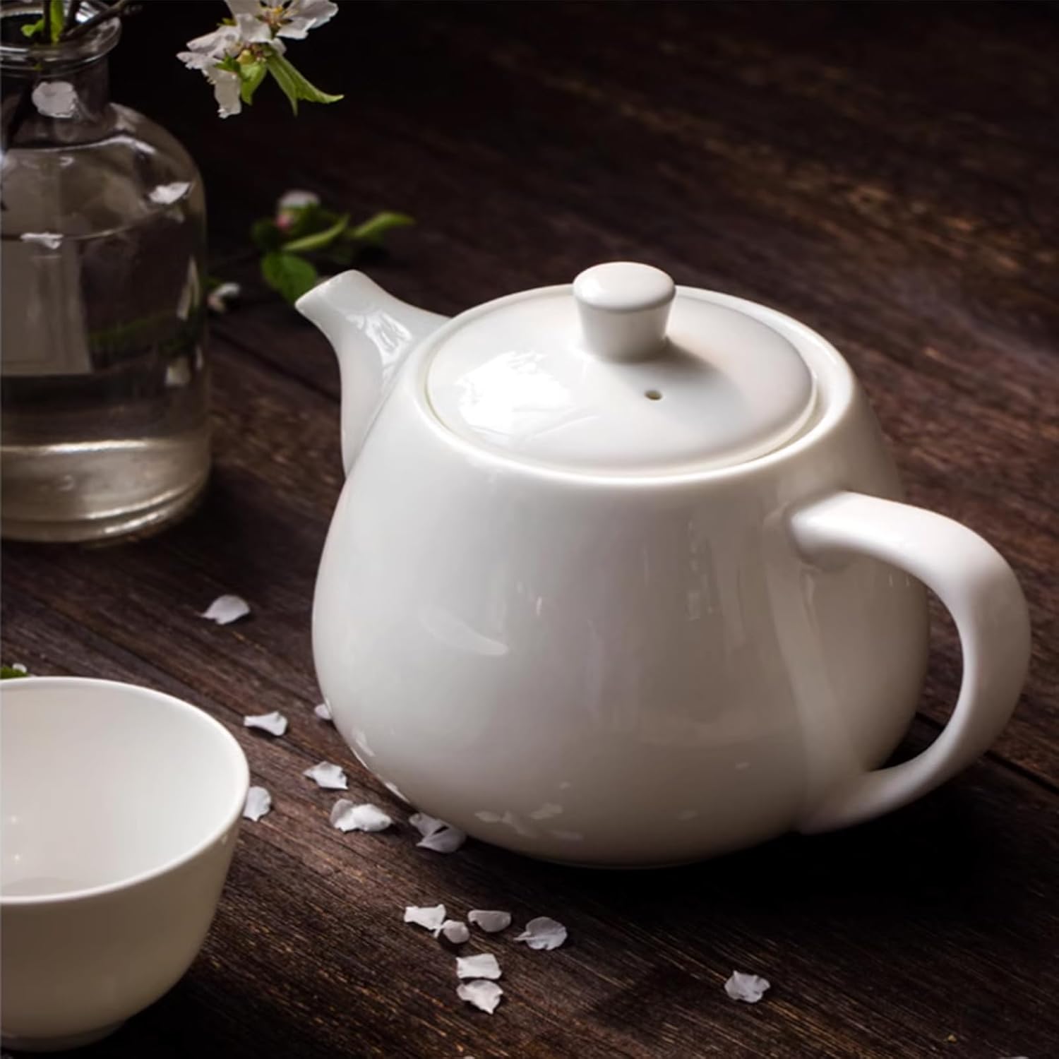 Milk JugWhite Ceramic Coffee Pot Creative Ceramic Coffee Pot Bone China The Restaurant Home Daily Tea Pot Fine Serving Ceramic Tea Pot for Blooming&loose Leaf