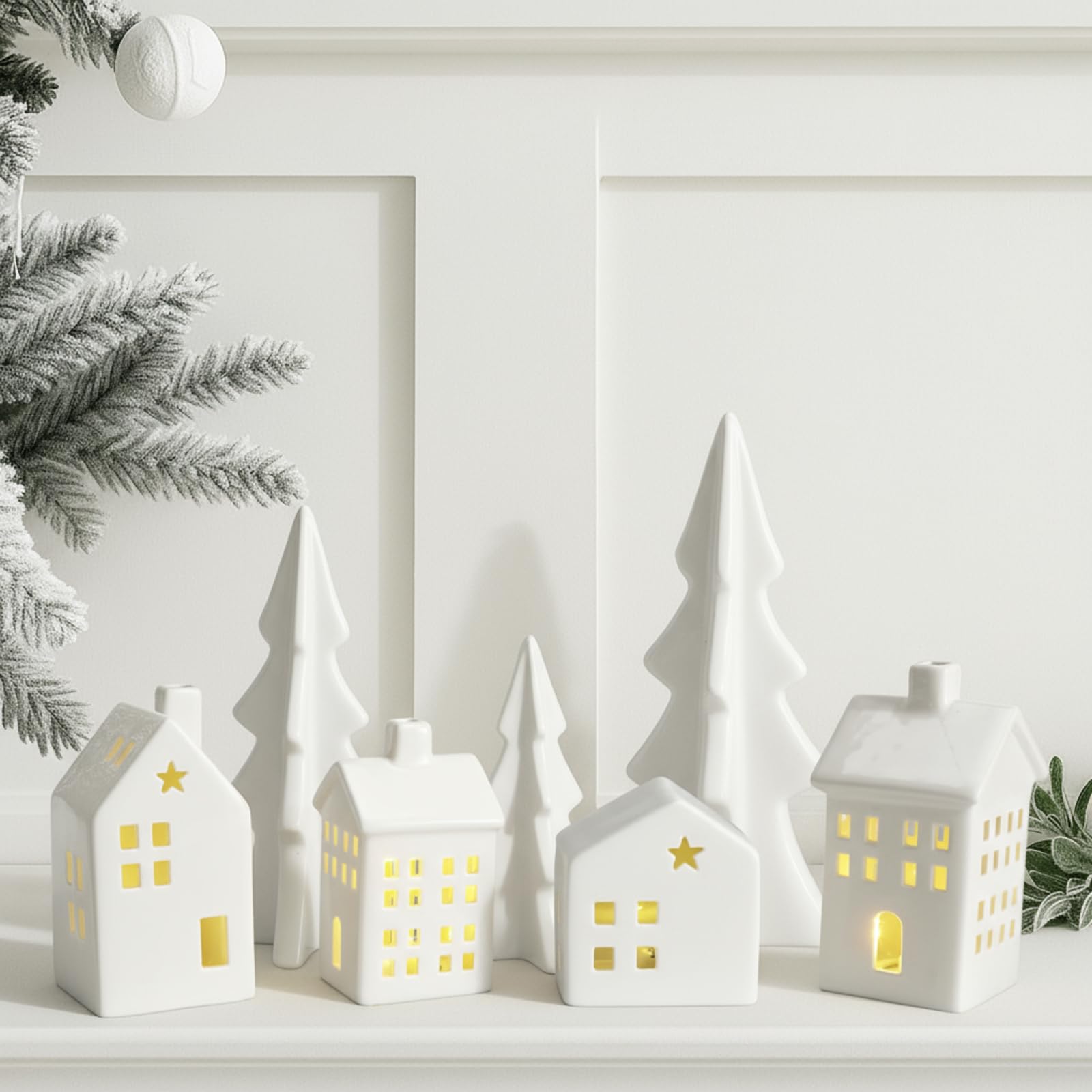 Newtay Juego de 7 piezas de cerámica de pueblo de Navidad, 4 luces LED, casas de pueblo de cerámica blanca con 3 árboles de Navidad, figuras de Navidad para casa de campo, rústico, interior, mantel