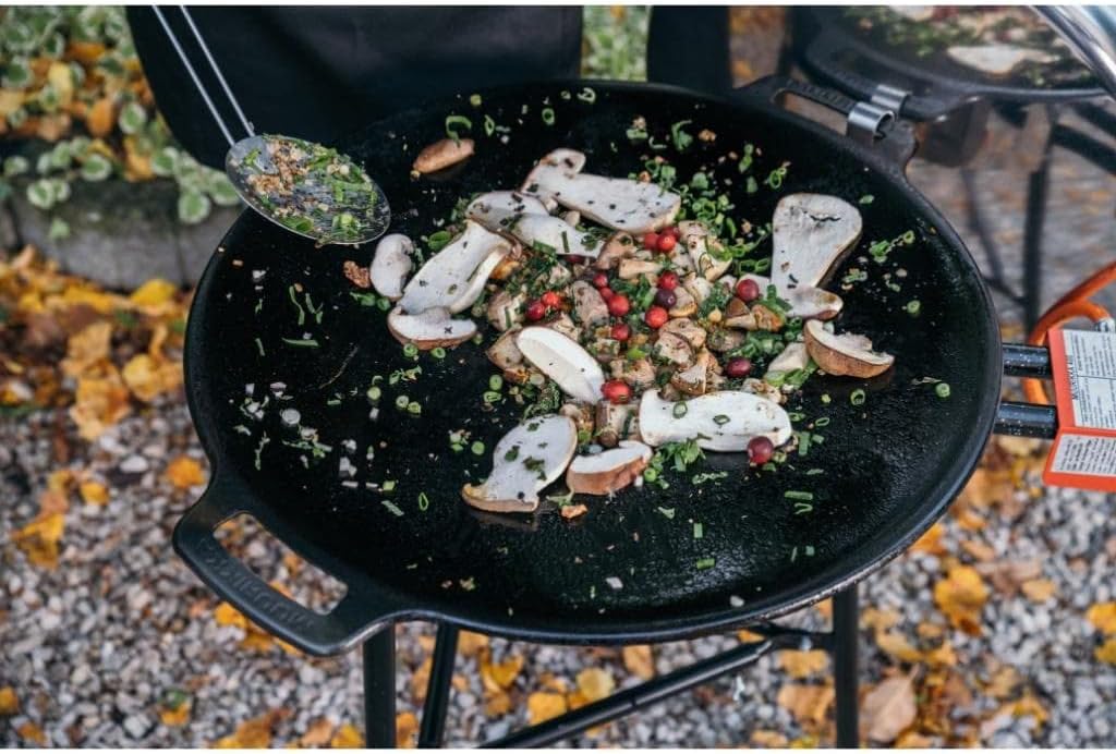 Muurikka Grill Pan, 58 cm, Outdoor Pan, Fire Pan with Legs - Made of Robust Rolled Steel for Campfires & Firepit & Grill