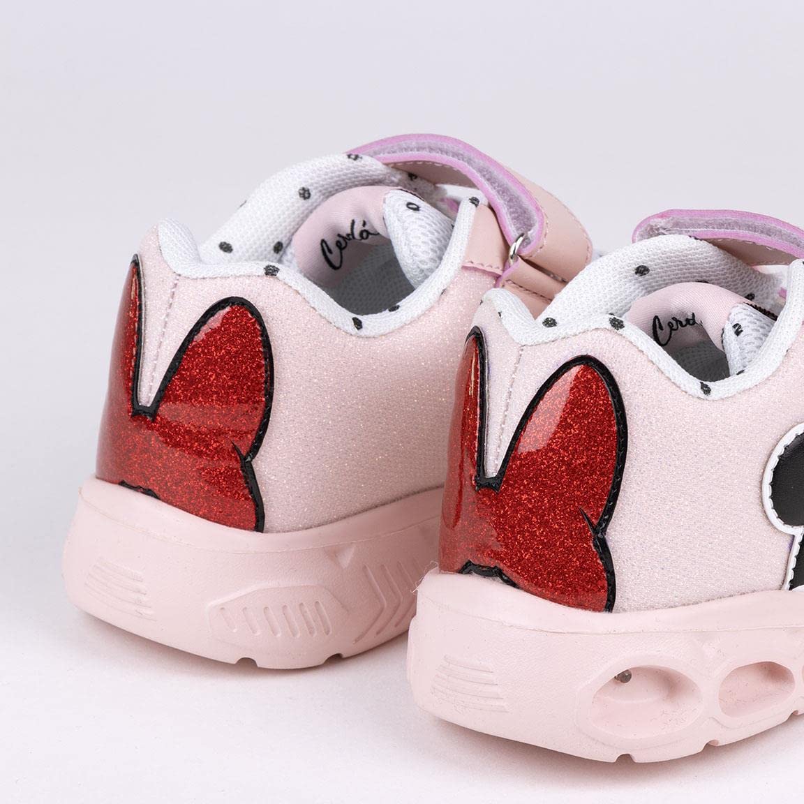 CERDÁ LIFE'S LITTLE MOMENTS Zapatillas Niña Luces de Minnie Mouse con Velcro para Facilitar Su Independencia Y Comodidad Y Refuerzo En La Puntera ZapatillasNiñas