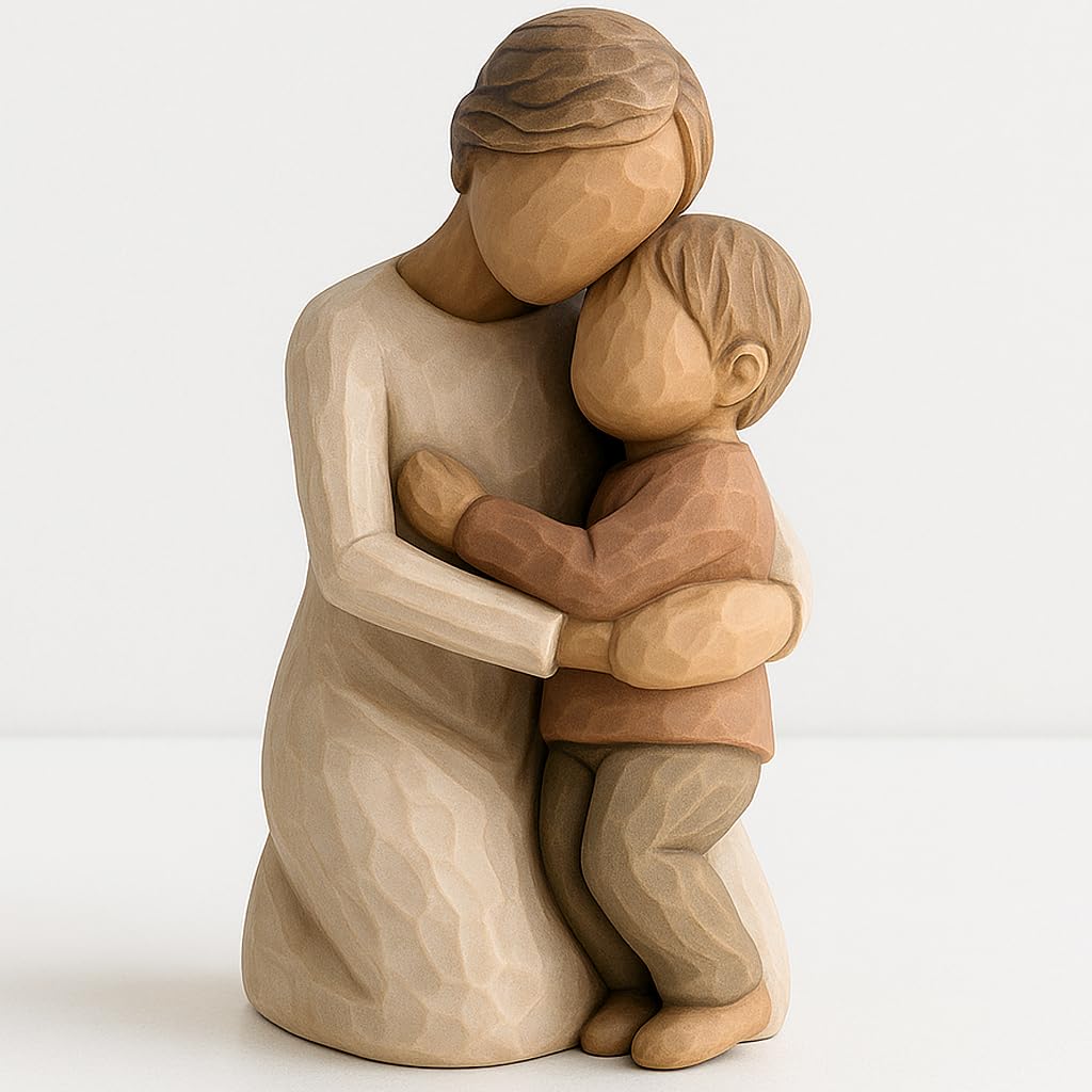 Figurine mère et fils câlin, un souvenir émotionnel unique pour maman