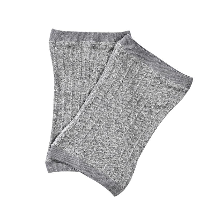 Exercise, protection Thin Knee Pads for Both Men And Women Suitable for Sports and Warm Joint Knee Pads for Fitness, cycling, running, playing football(Gray)