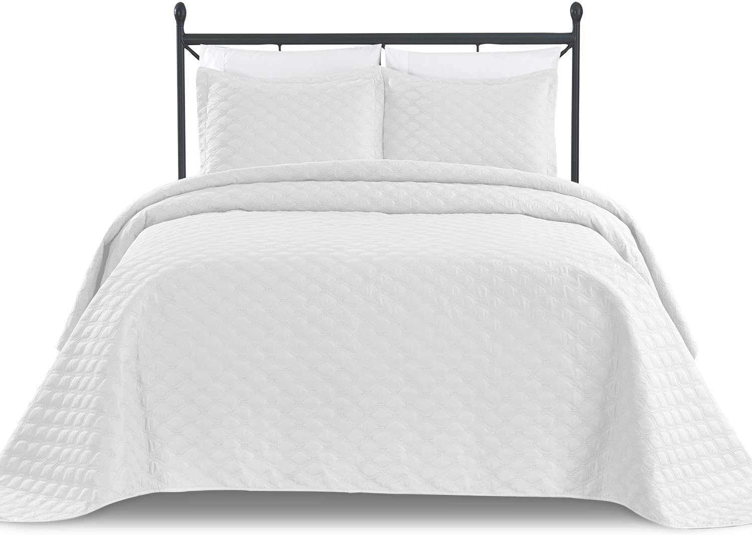 3-Piece Oversized Quilted Bedspread Coverlet Set - White, Full / Queen