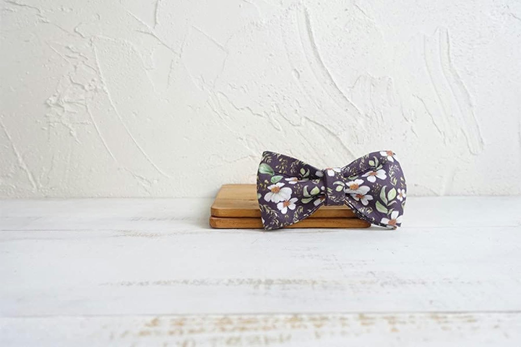 weiches, störrisches Hundehalsband mit kleinen Blumen Hundehalsbänder 5 Größen-Dog Collar Bow Tie-L