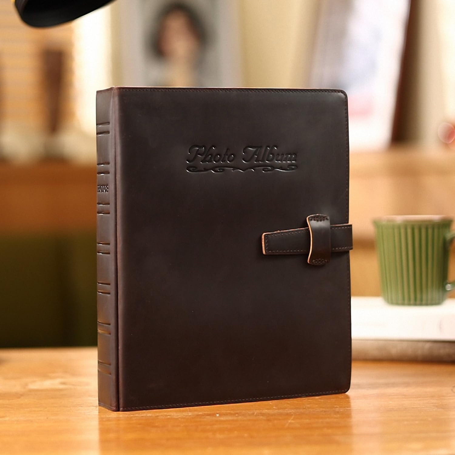 Polare Full Grain Leather Vintage Photo Album 4x6 200 Photos, Memory Album Photo Book with 20 Writing Papers, Binder Pocket Scrapbook Photo Album for Brithday Wedding Anniversary Graduation Travel