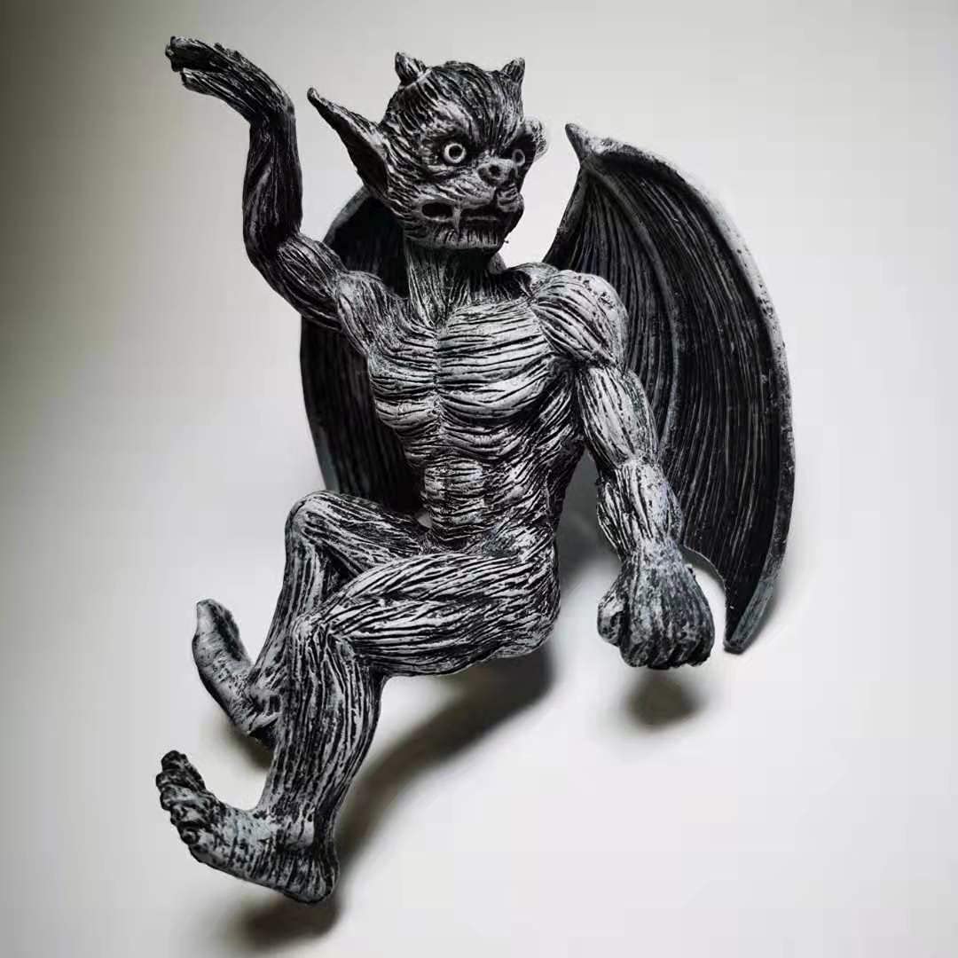 QIANSHENG Resin Gargoyle Ghost Bat Monster Statue Fence Topper Hanger Outdoor Wall Hanging Ornaments Art Sculpture for Garden,Yard Patio, Porch, Fence Decoration