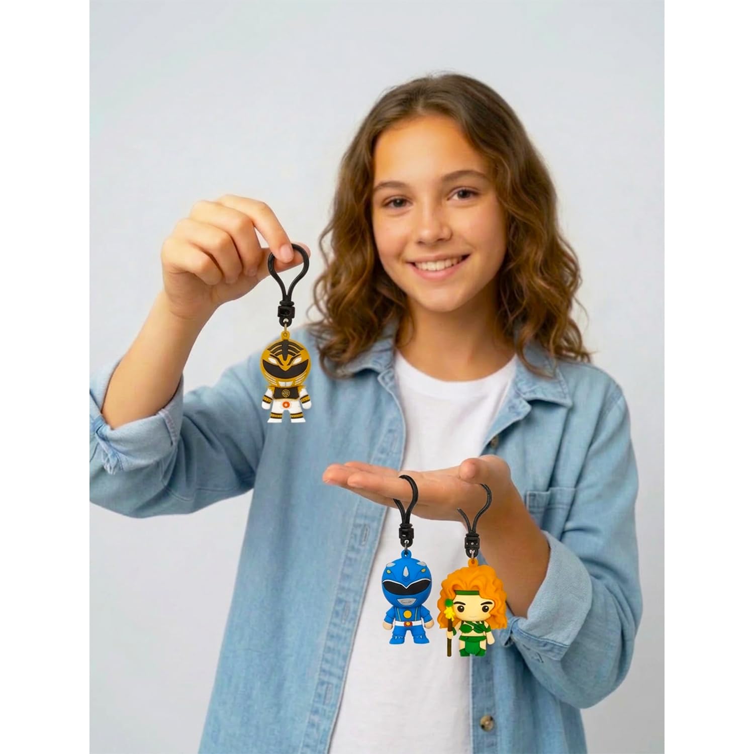 Power Rangers Juego de recuerdos de fiesta de bolsas ciegas, paquete con 3 figuras de llavero Mighty Morphin Series 2, marcapáginas, más | Clips para bolsas Mighty Morphin Power Rangers para niños