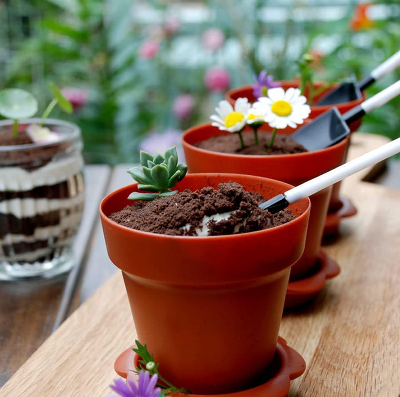 20 Pcs 6OZ Plastic Dessert Bowl with Lids, Shovel Scoop, Modern Floral Style, Brown Floral Pattern, 177.4ml Capacity, Dishwasher Safe, Cylinder Shape, Lightweight, Durable, 2.5" W x 2.95" H
