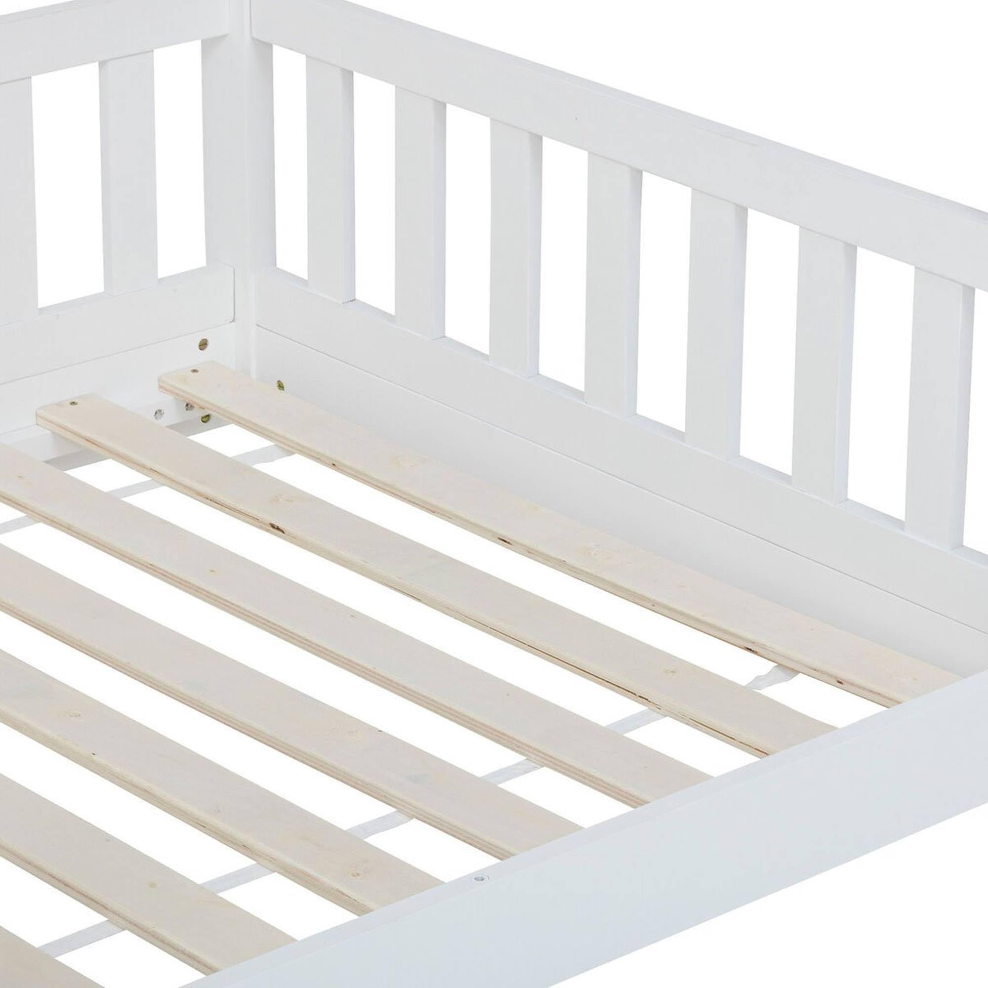Well Home MOBILIARIO & DECORACIÓN Habitación Infantil: Cama Infantil Modelo cabaña de Pino lacada en Blanco 90x190cm