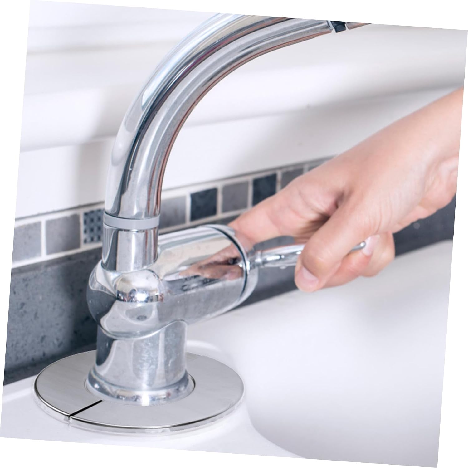 2pcs Wall Split Flange Cover Stainless Steel Round Escutcheon Plate for Plumbing Sleek Design for Bathroom Kitchen Aesthetic Durable Elegant Water Pipe