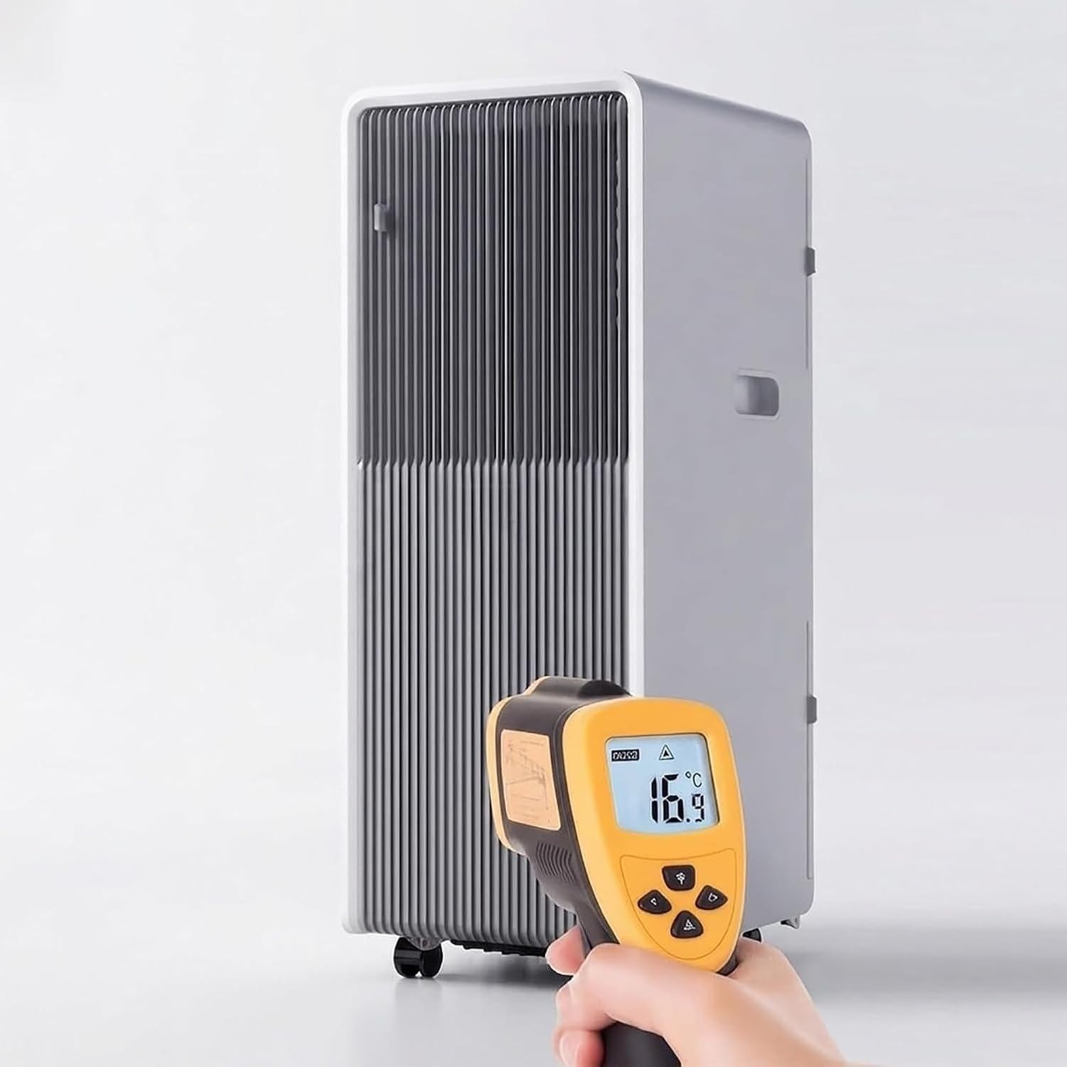 Aire Acondicionado Portátil 12000 BTU 4-en-1 Enfriar Ventilador Deshumidificador Calefacción Pantalla Digital Mando Distancia Kit Hose Ventana para Habitaciones
