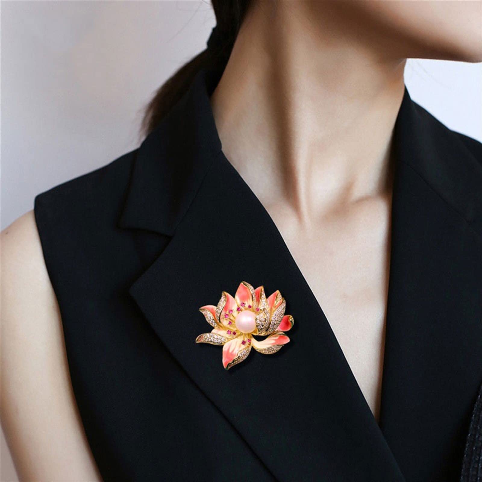Damen-Broschen, modische Perlen-Lotus-Brosche, hochwertige Retro-Temperament-Brosche, Zubehör, Exquisite Anstecknadel, Geschenk für Frauen, Brosche