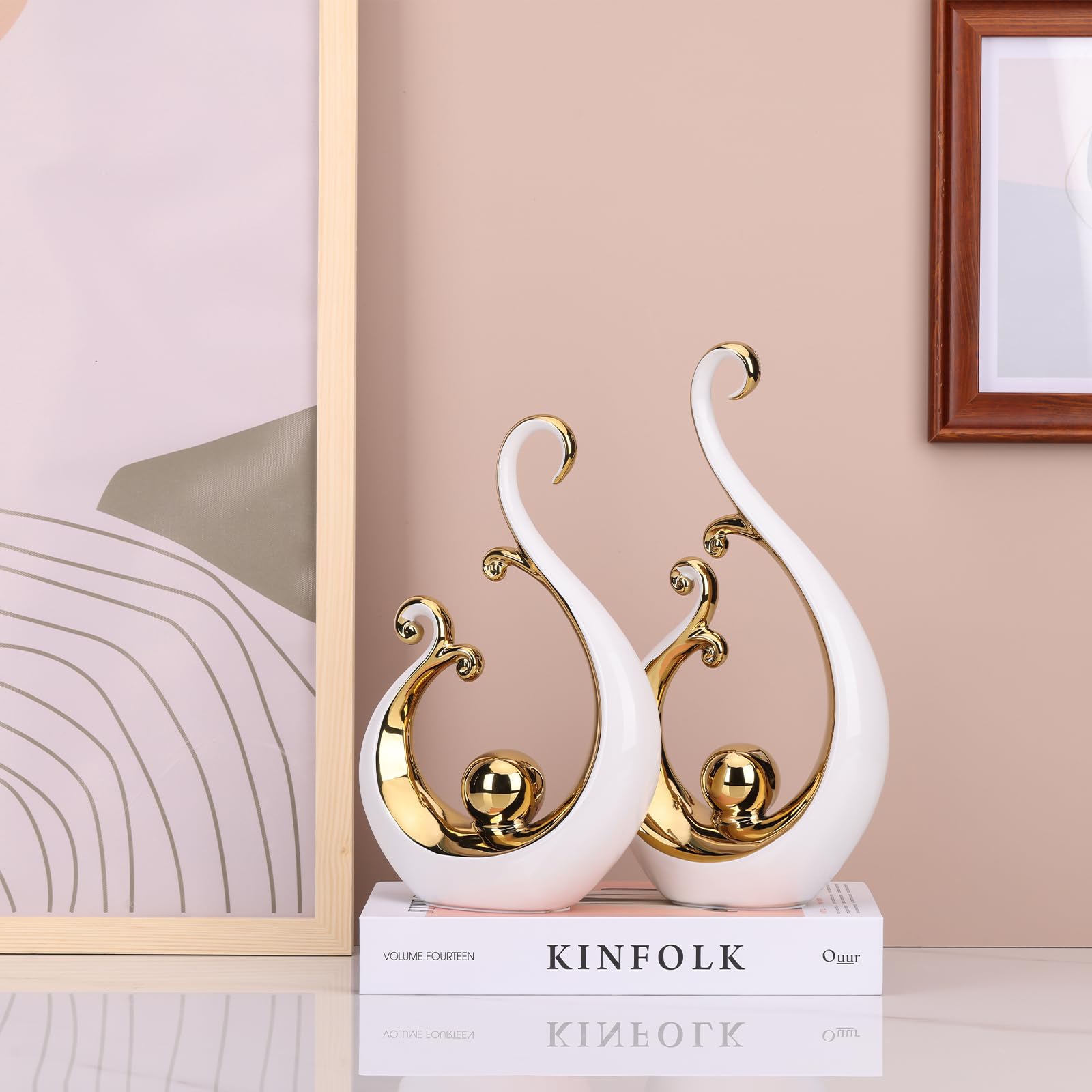 Statua in Ceramica Decorativa Bianca e Oro Lucido, Arte Moderna Astratta di Lusso per Centrotavola - Scaffali Bianchi e Oro per Libreria e Tavolo da Pranzo, Decorazione Versatile per Tavolino da Caffè
