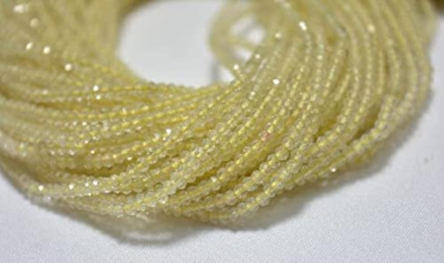 Perles de quartz citron de nuances solaires pour créer avec amour