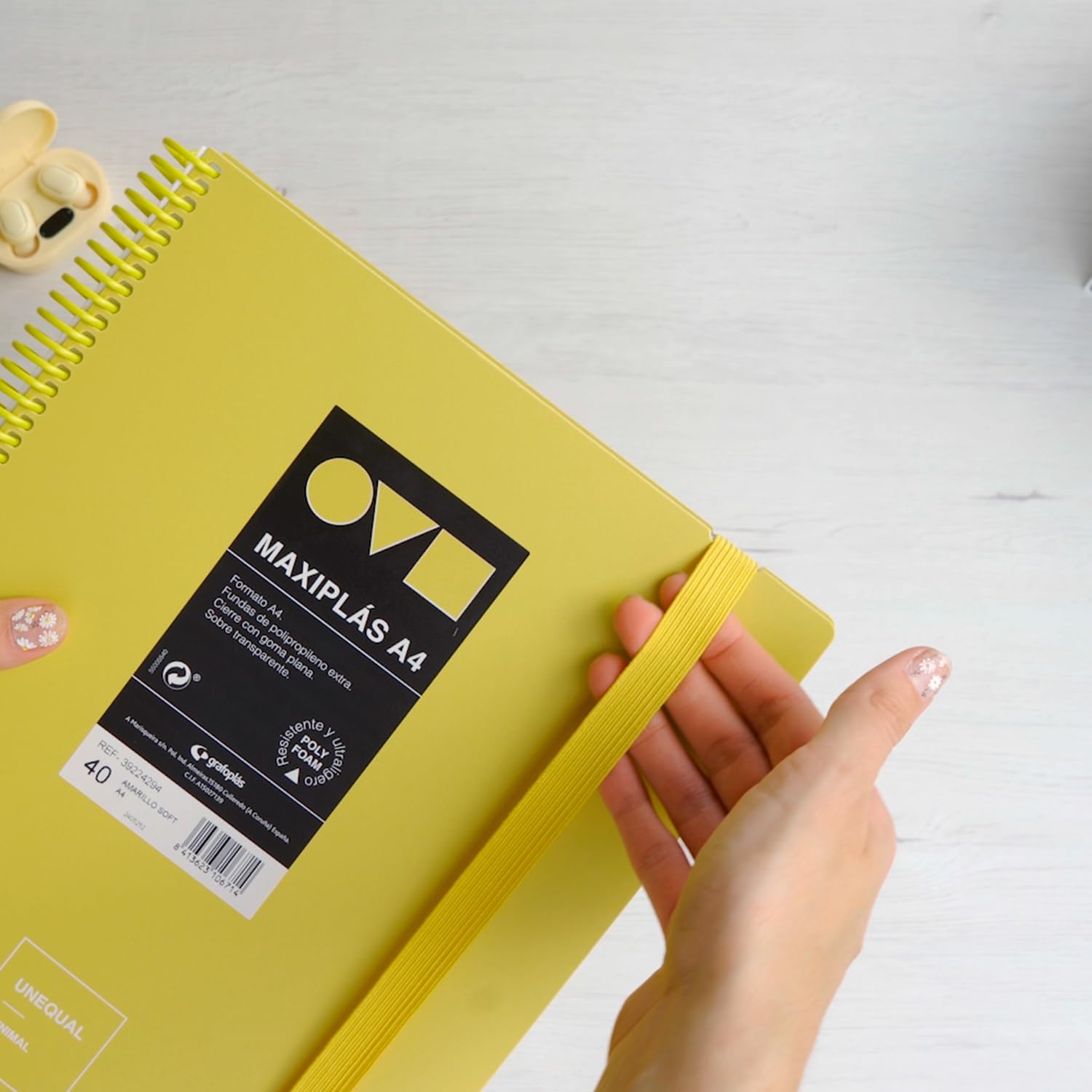 Grafoplas | A4 Plastic Sleeve Folders | 30 Transparent Linings | Rigid Polyfoam Covers | Durable And Ultralight | Lavender | PVC Spiral | Minimal Uniqual | Perfect For Documents