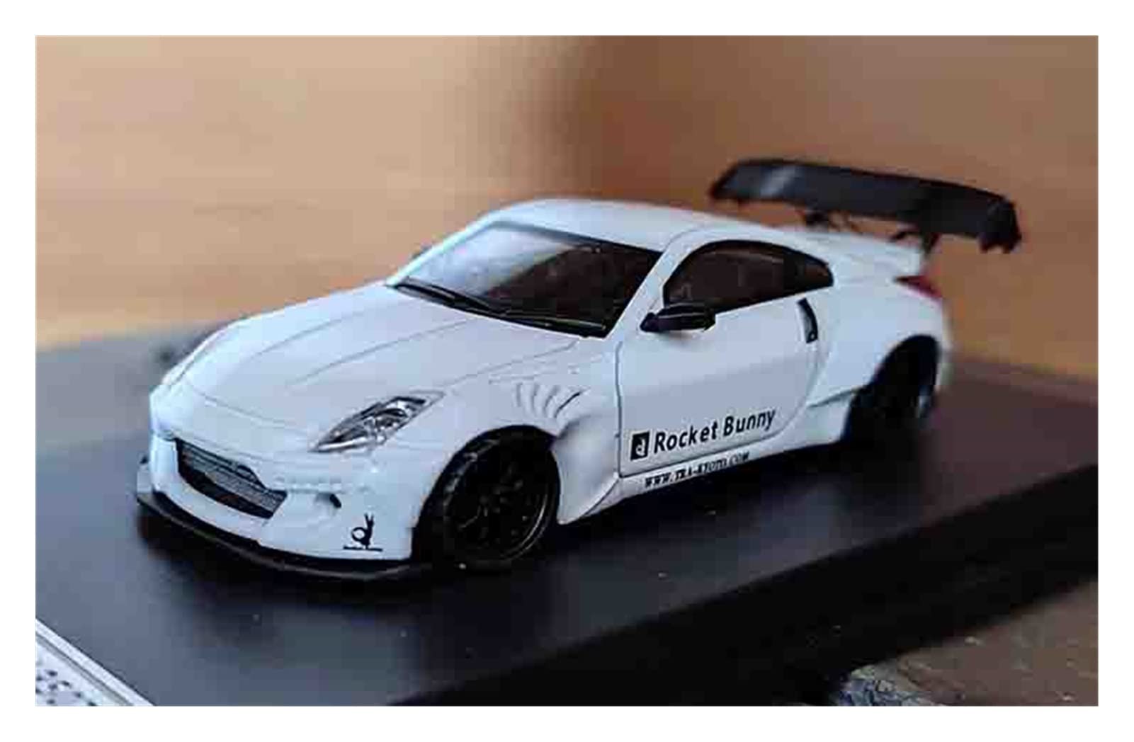 Scale Finished Model Car 1/64 for Nissan Fairlady 350Z Diecast