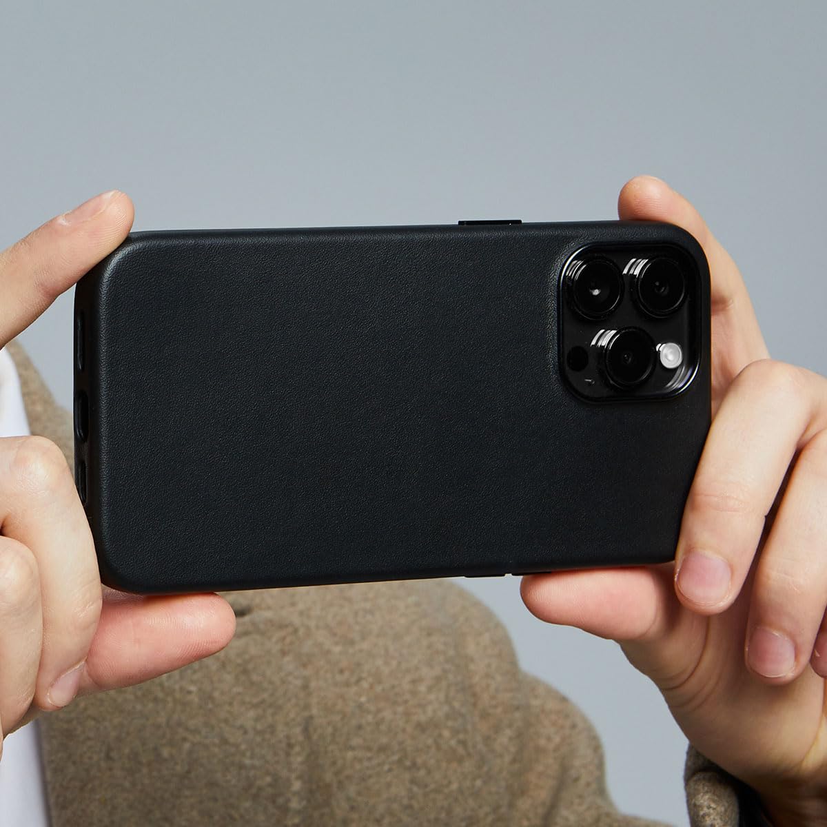 Custodia in vera pelle progettata per iPhone 13 Pro Max, realizzata a mano, compatibile con magneti integrati per ricarica MagSafe-Mezzanotte