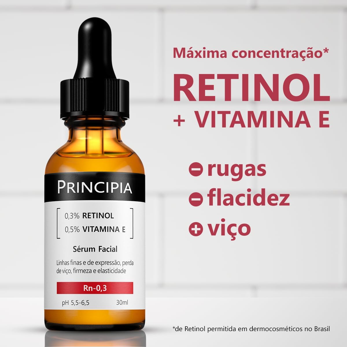 Imagem frontal com fundo claro com azulejos brancos desfocados