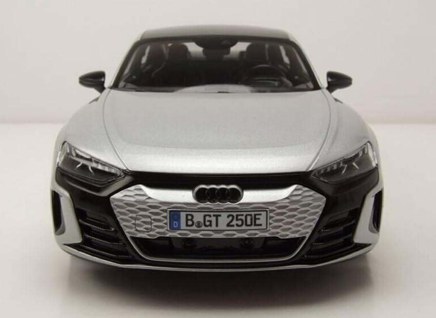 Amazon.co.jp: 2022 Audi RS e-tron GT 1:18スケール スペシャル