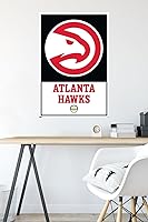 Vista 4 de Trends International NBA Atlanta Hawks - Póster de pared con logotipo 21, 22.375 x 34 pulgadas, versión sin marco