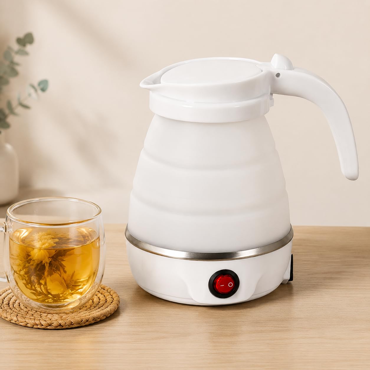Collapsible Silicone Travel Kettle, Portable Mini Electric Water Boiler with Auto Shut Off, Food-Grade Small Foldable Hot Water Kettle for Travel Camping Hotel