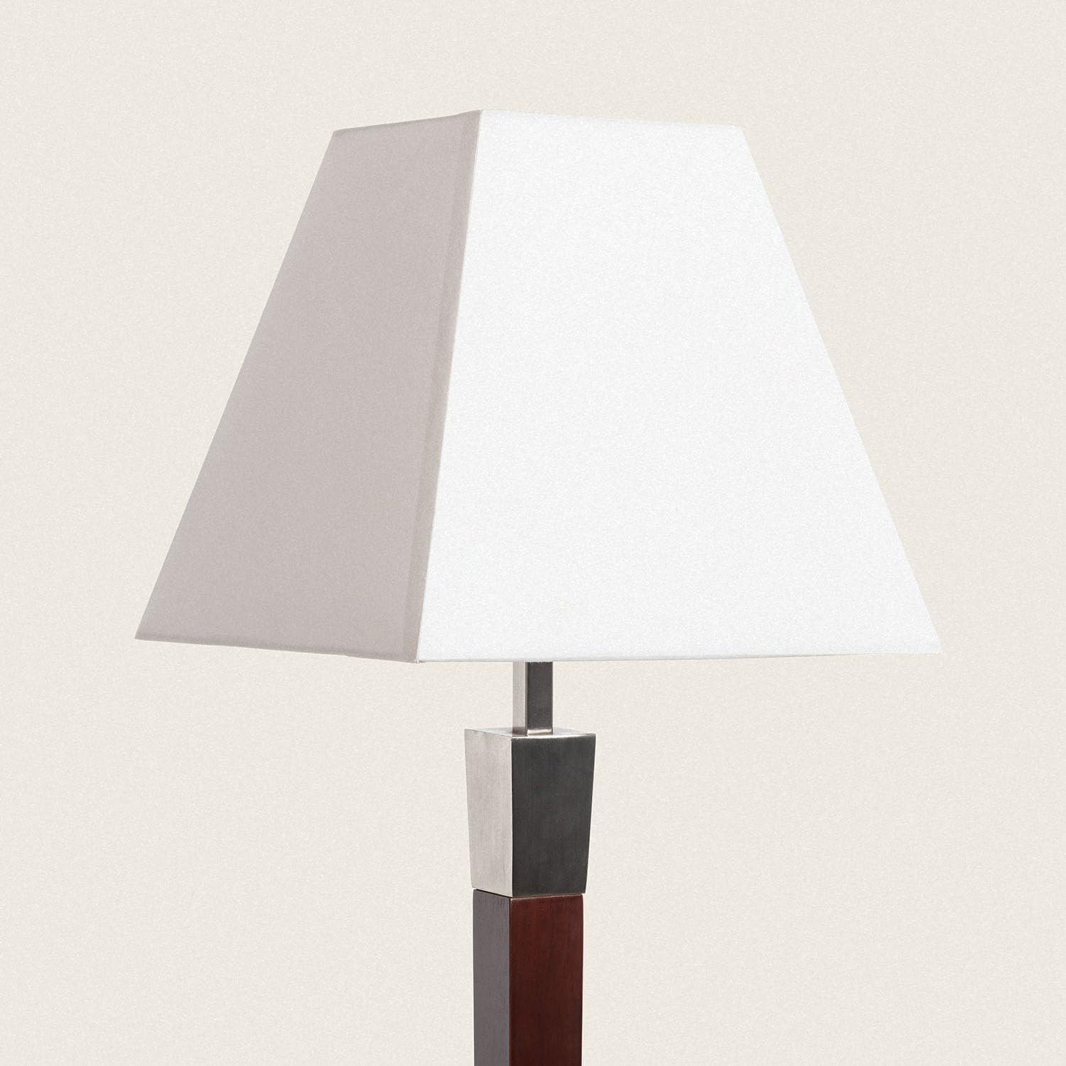 LEDKIA Lámpara de Pie Madera y Metal Lizza Piramis Blanco | CasquilloE27