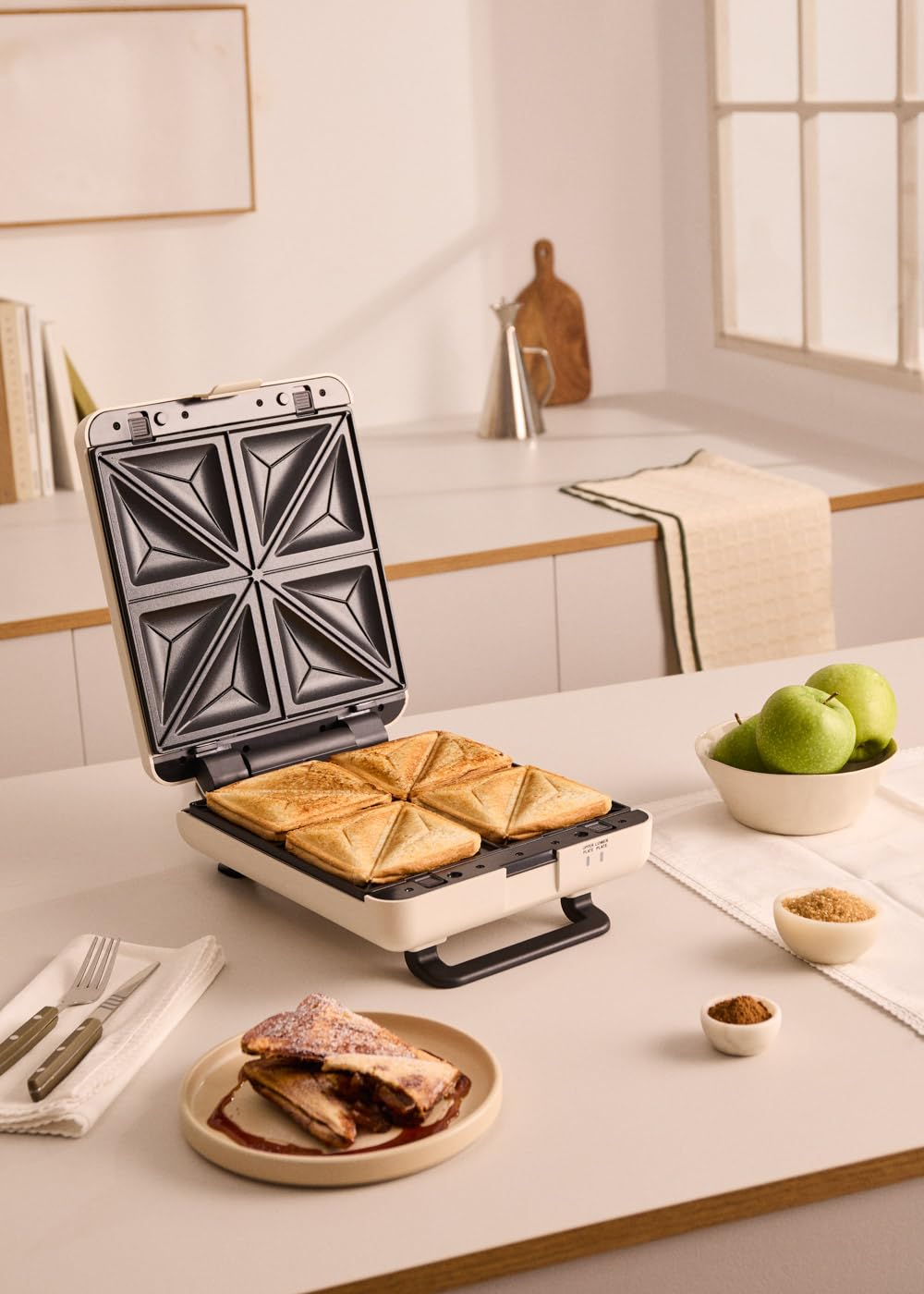 CREATE/STONE STUDIO Sandwichtoaster Vierfach-Waffeleisen Cremeweiß 1600W 4 Scheiben Antihaftbeschichtung 180°-Öffnung