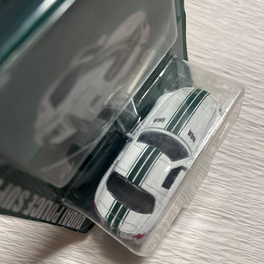 Amazon.co.jp: 海外限定 majoRETTE ドバイ警察シリーズ ベンツ