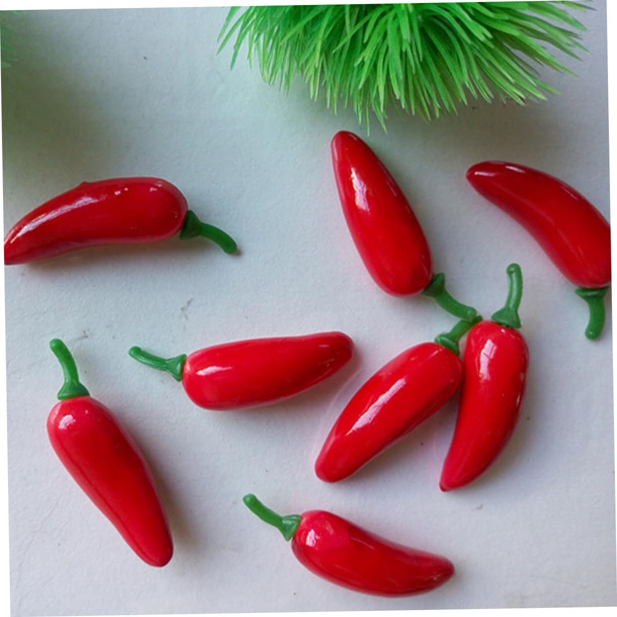 Zerodeko 400 Pièces Poivre Artificiel Mini Décor Jouet Alimentaire Mini-Aliments Piment Simulé Faux Piment Petit Piment Fort Piment Décoratif Nourriture Modèle Végétal Rouge Mousse