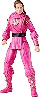 Vista 2 de Hasbro Power Rangers x Cobra Kai Ligtning Collection - Figura de guardabosques Samantha LaRusso rosa de Mantis (5.9 in)