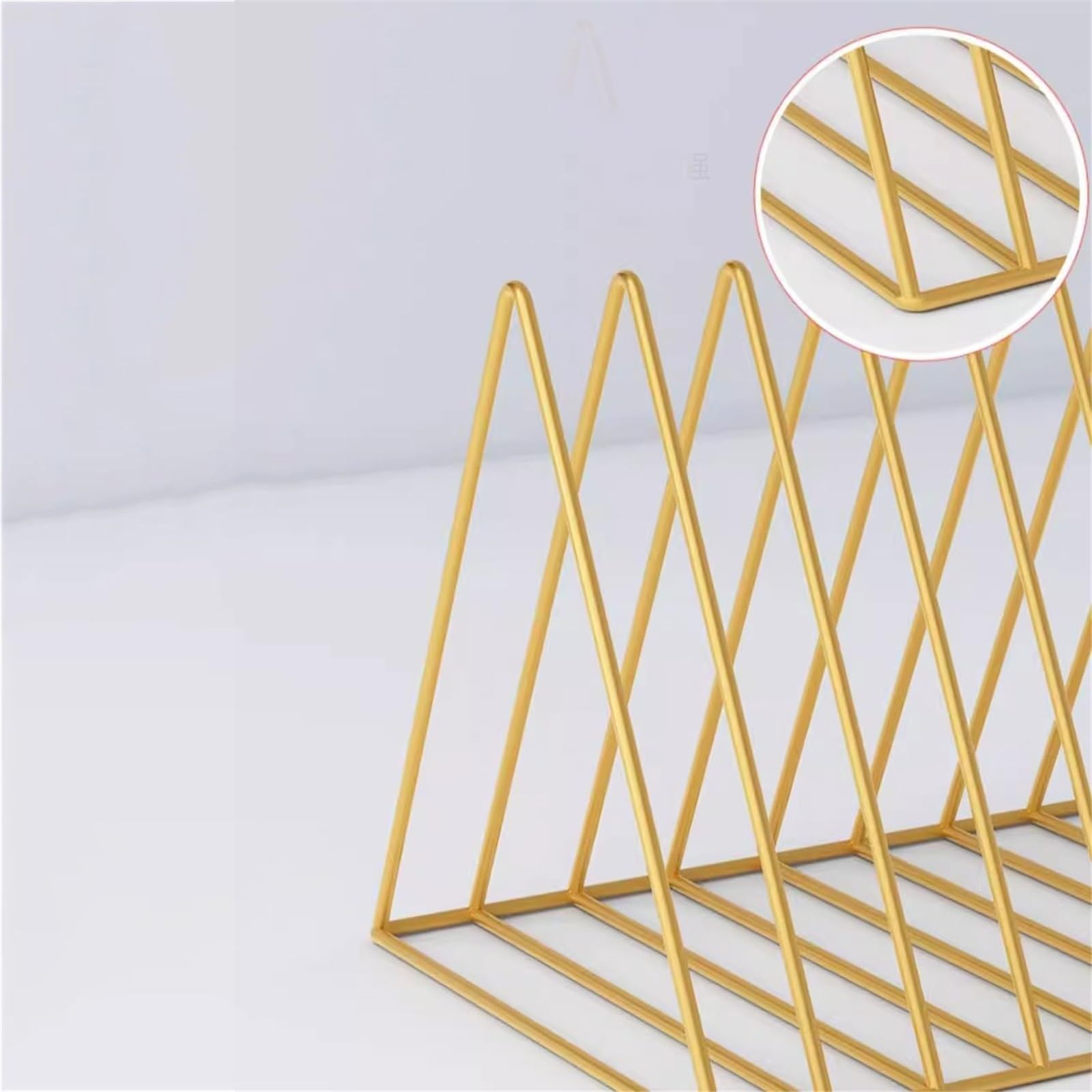 Porta CD in metallo triangolare per casa, ufficio o hotel, design minimalista per organizzare album e dischi, soluzione di archiviazione robusta ed elegante