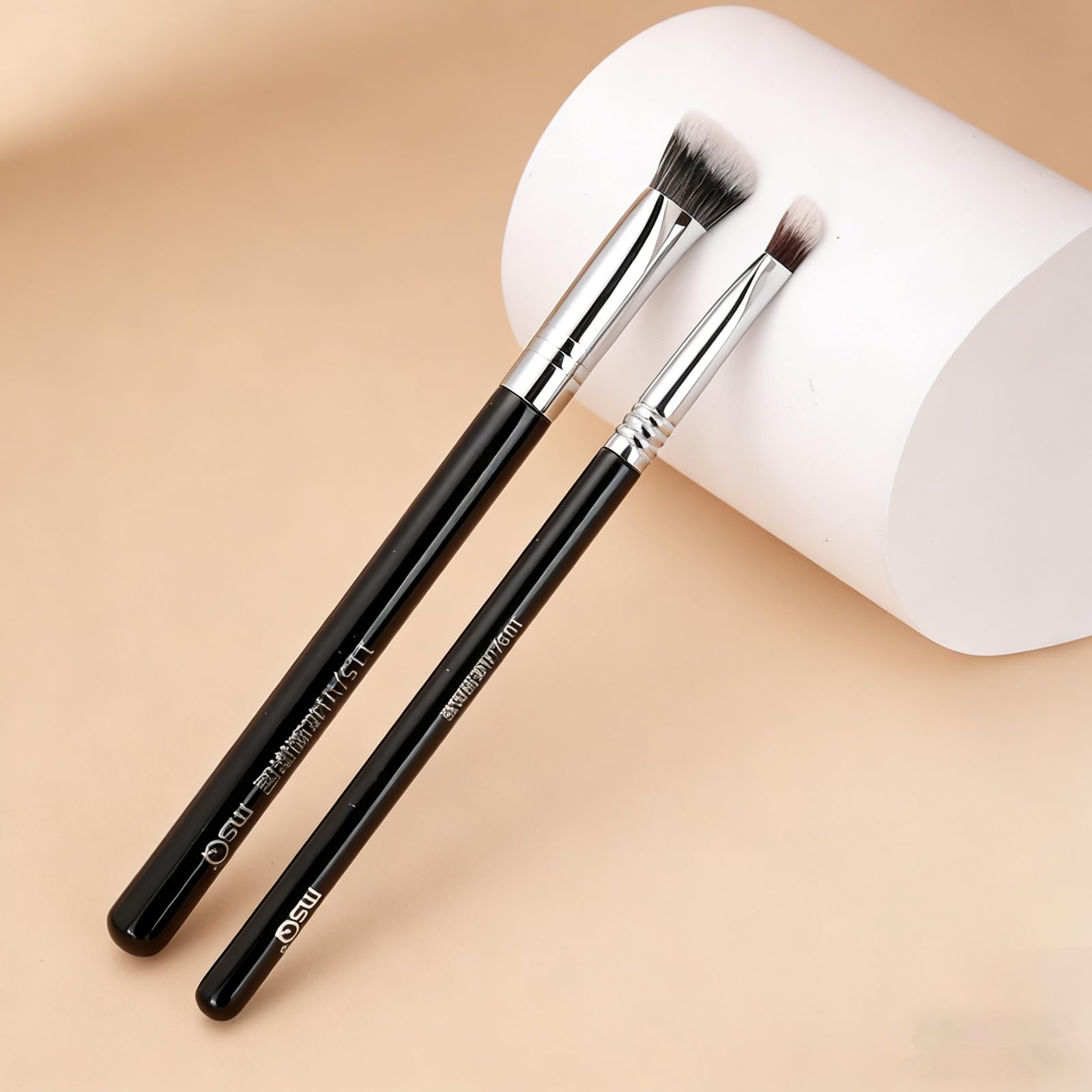 MSQ 115 Brightening Concealer Maquillaje Brocha 109 Mini Corrector | 2 Unidades Brocha de Maquillaje para el contorno de los ojos