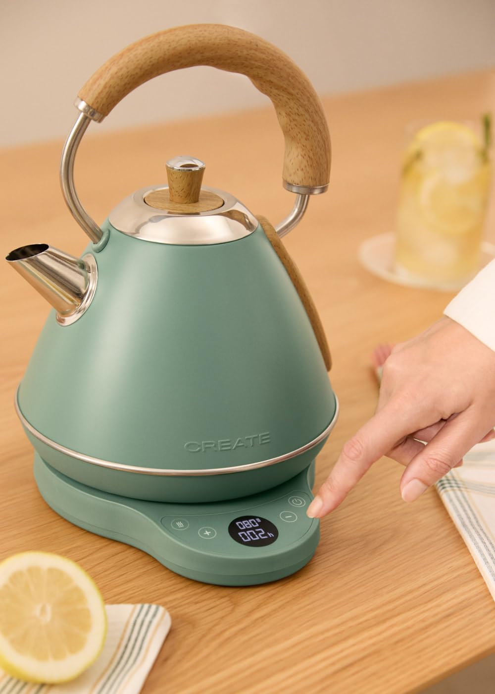 CREATE/KETTLE RETRO PRO/Bollitore elettrico da 1 L con controllo della temperatura verde salvia/Sistema di autospegnimento, ebollizione rapida, base antiscivolo, pannello trasparente, 1200W