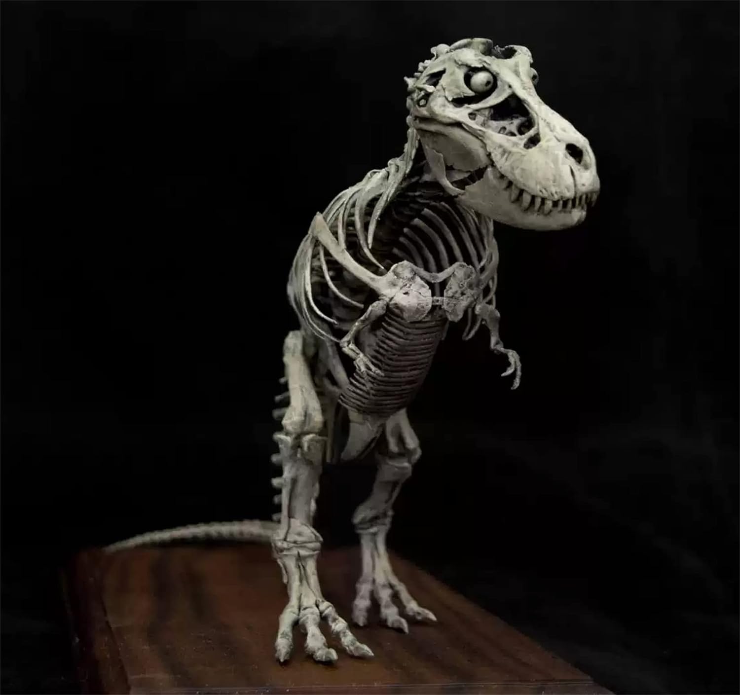 VWUVWU 1:35 Scale Standing Tyrannosaurus Figure Tyrannosauridae Resin Dinosaur Model Animal Collector GK Decor Gift for Adult