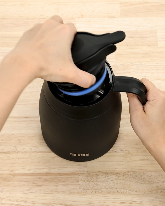 モス1000% 本体のみ。存在感抜群！！！ サーモス 真空断熱ケータイマグ 1000ml ミントブルー JOS-1000