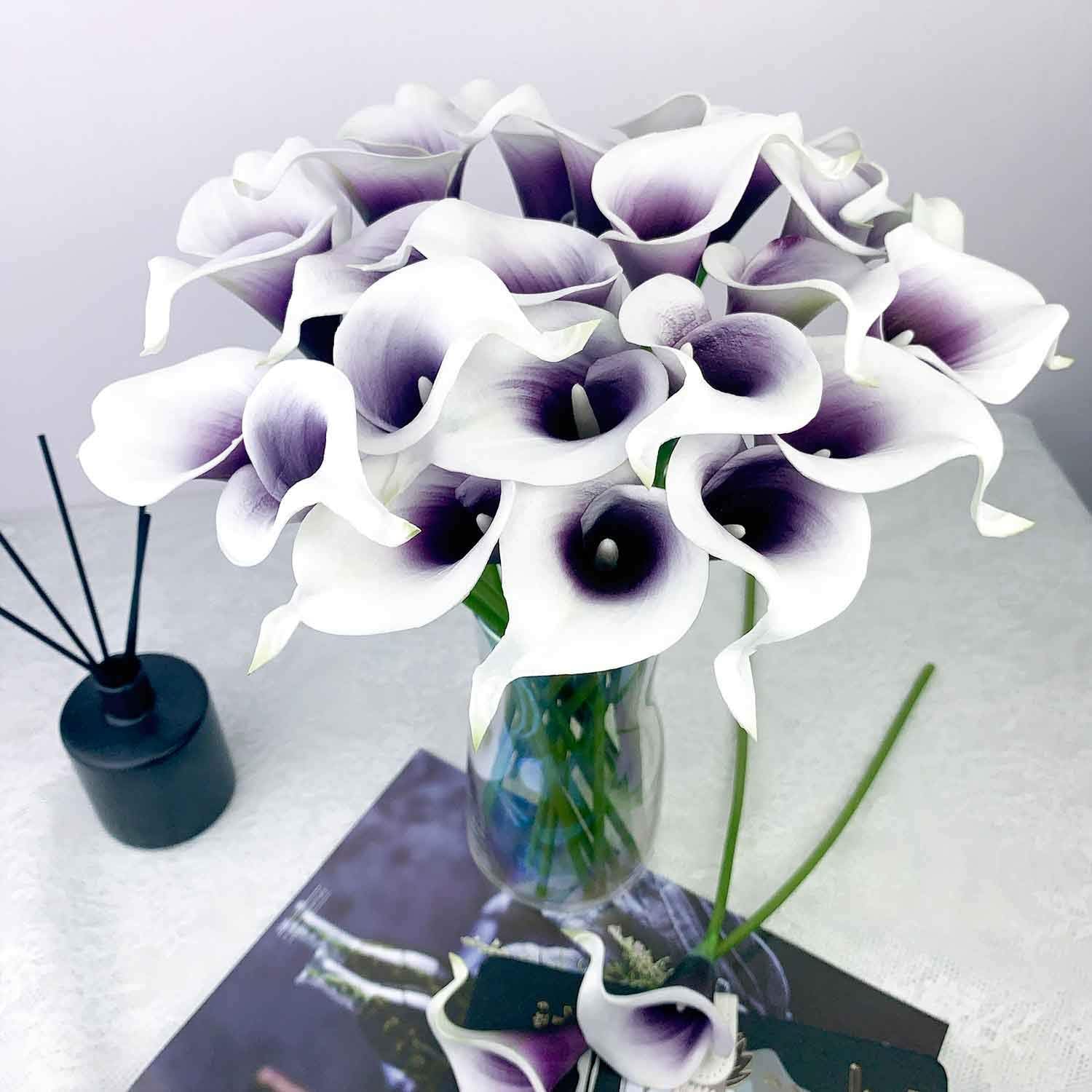 Huahuashijie 15 Pcs Real Touch Calla Lily Artificial Flowers Wedding Bridal Bouquet Home Décor Party (Silk White & Abyss Purple) - Image 4