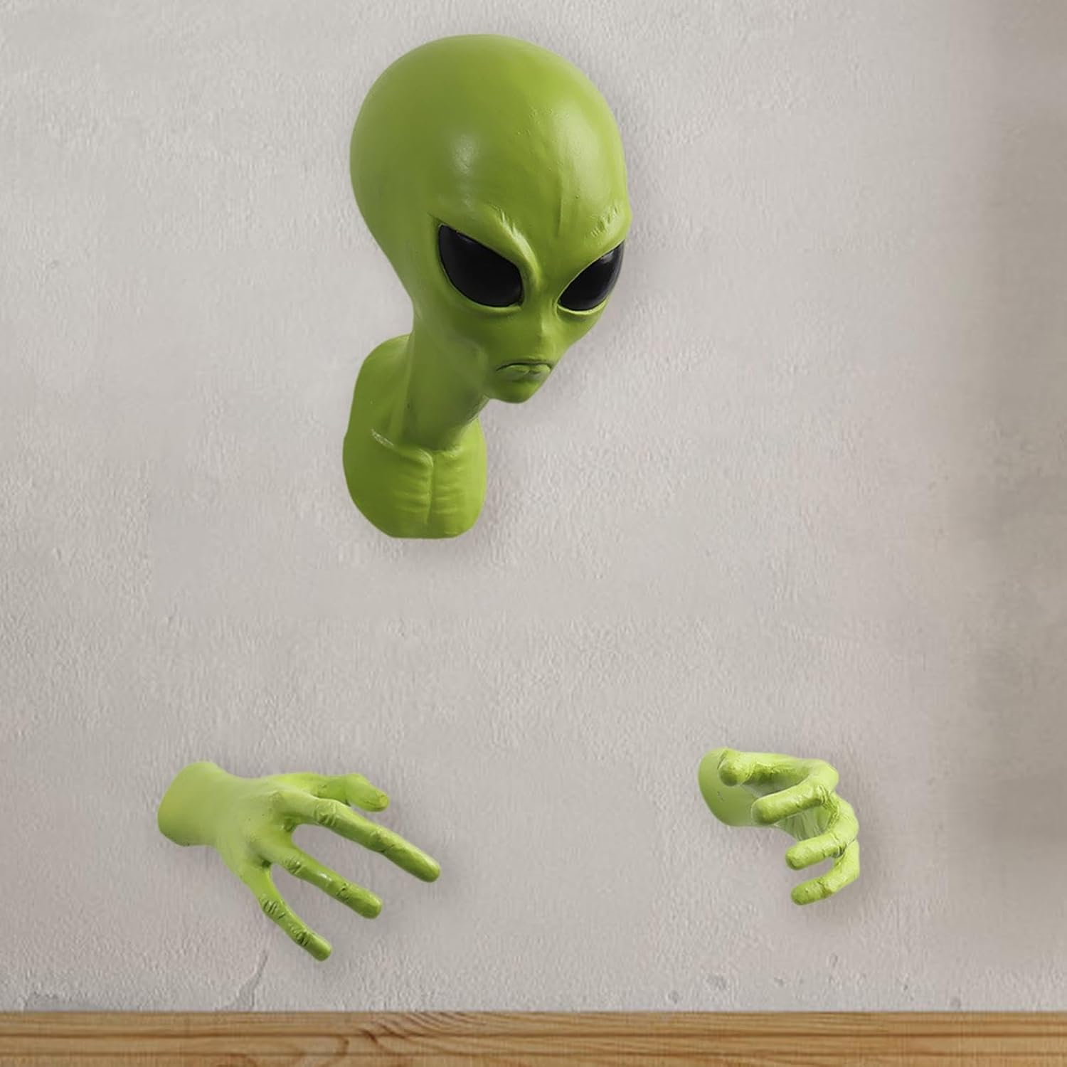 Alien Wall Sculpture Creative Statue Collectible, Halloween Decor, Wall Hanging Art for Club Bar Living Room Office Bedroom
