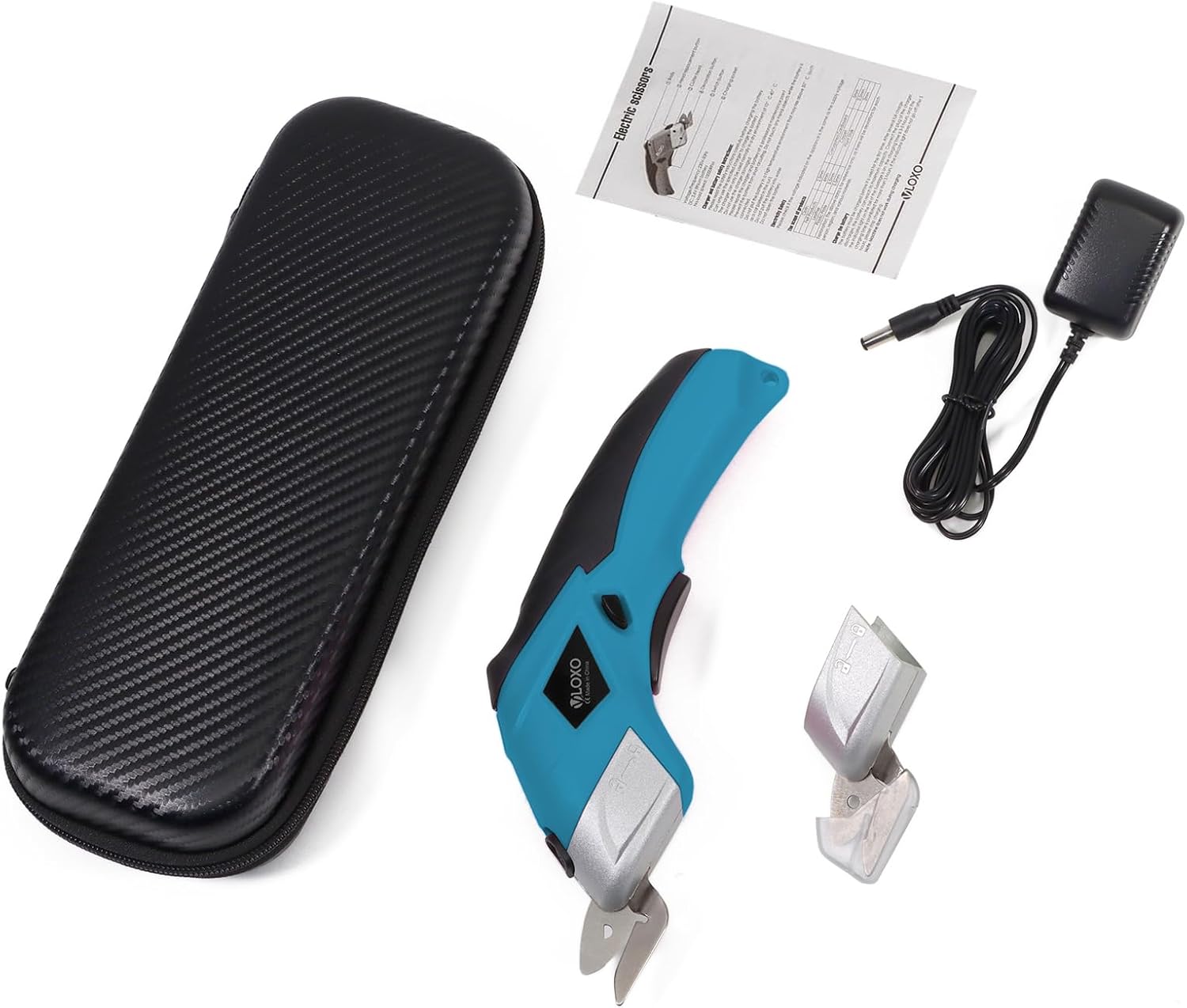 Lieferumfang der VLOXO Akku-Elektroschere, bestehend aus der blauen Elektroschere, zwei austauschbaren Klingen, einem Ladeadapter und einem schwarzen Aufbewahrungsetui.