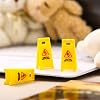 Relaxweex 12 Piezas Mini Letrero de Piso Mojado, Señal de Precaución Pequeña, Precaución Piso Mojado | Kit de Advertencia de Tráfico Amarillo, Kit de Estacionamiento Prohibido de Plástico, Juguete Educativo de Seguridad, Soporte de Doble Cara en Forma de A, Oficina, Restaurante 7