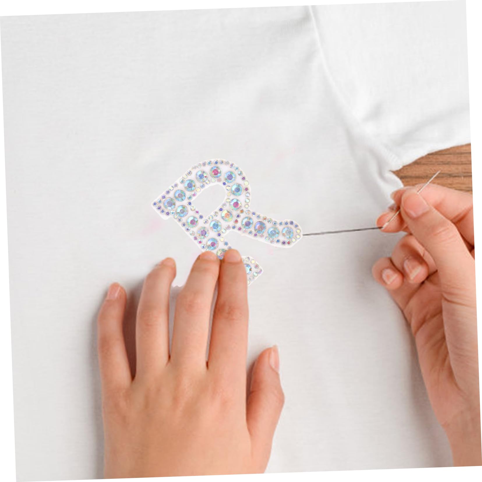 HOMSFOU Toppe Termoadesive Strass Con Alfabeto Per Decorazioni Fai Da Te Su Abbigliamento Borse E Accessori Resistente E Facile Da Applicare