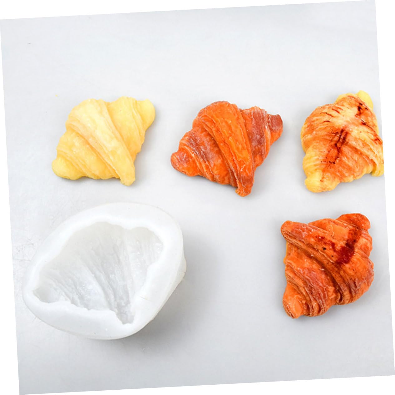 LIFKOME 5 Pièces Moule Silicone Croissant pour Bougies Parfumées Moule DIY Silicone Antiadhésif pour Décorations Fondant