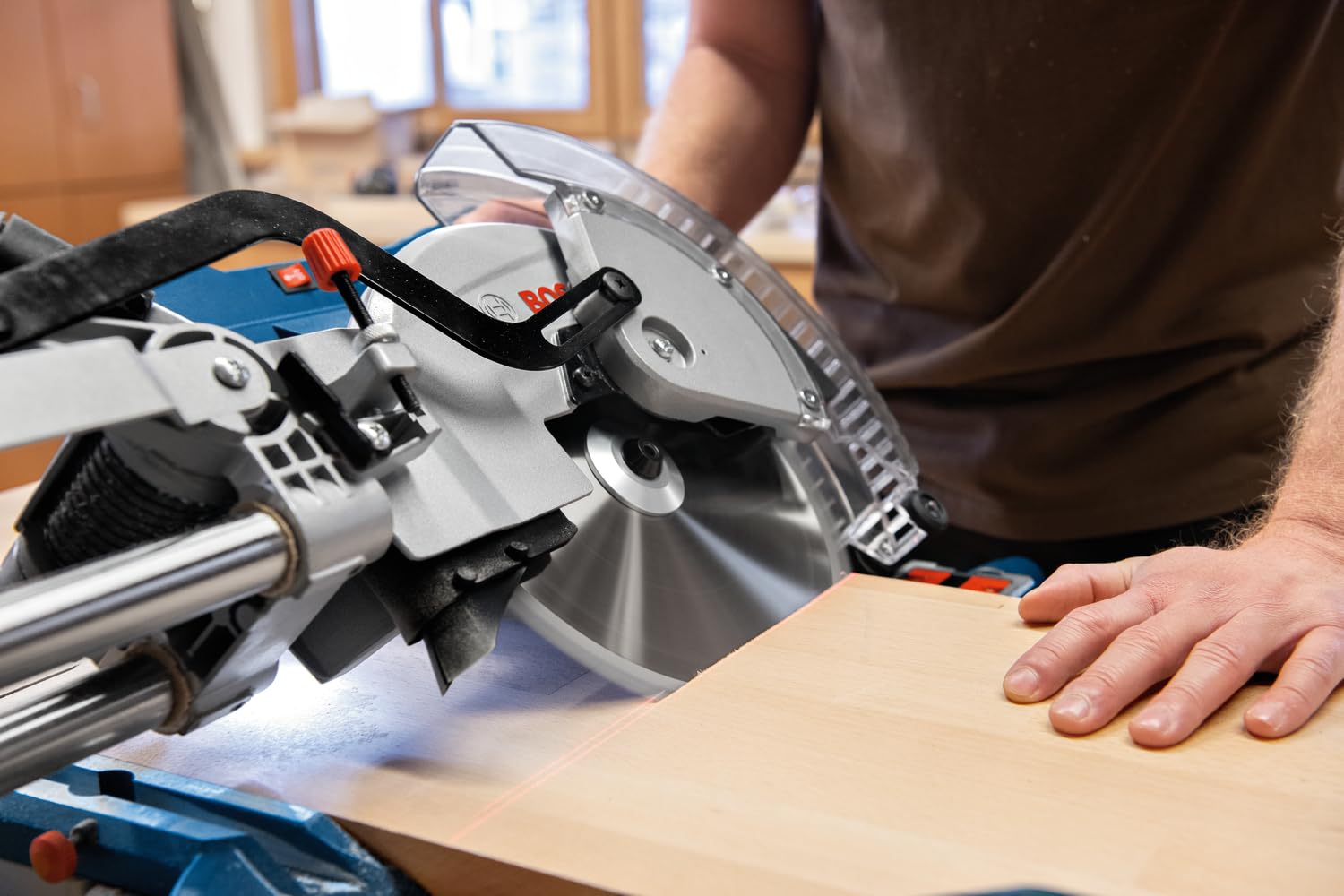 Bosch Professional scie à onglets radiale GCM 305-254 D (capacité de coupe 90 x 305 mm, avec 1 lame de scie circulaire, 2 appuis de pièce, sac à poussière, serre-joint)