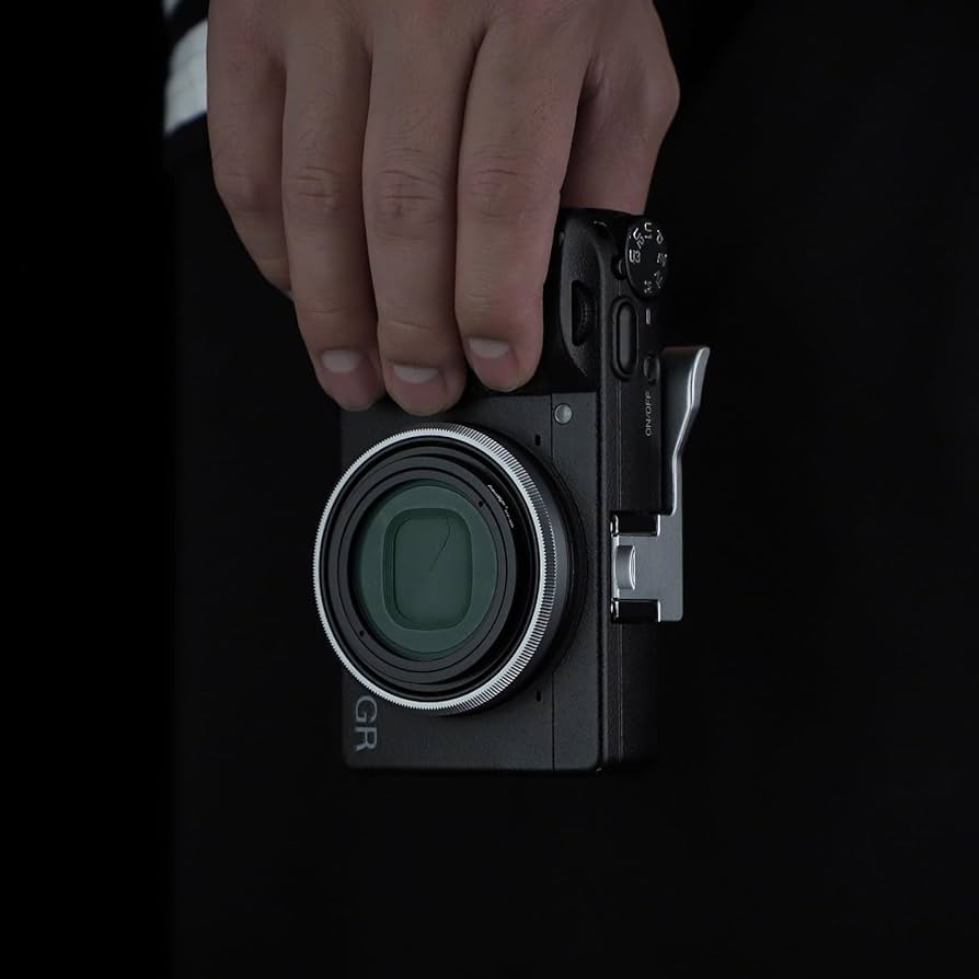RICOH GRⅢ GRiii GR3 リング付 RICOH GR3に赤いリングキャップを付けてドレスアップする – 酔人日月抄外伝