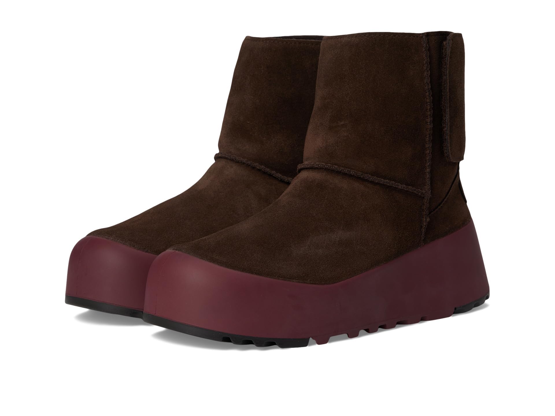 UGG womens Classic Streetscape