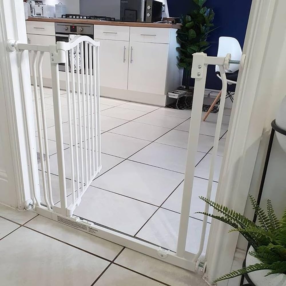 Safetots Curved Top Safety Gate, 71cm - 80cm, Matt White, Pressure Fit Stair Gate, Baby Gate for Doors Hallways and Spaces, Safety Barrier, Easy Installation — view 8