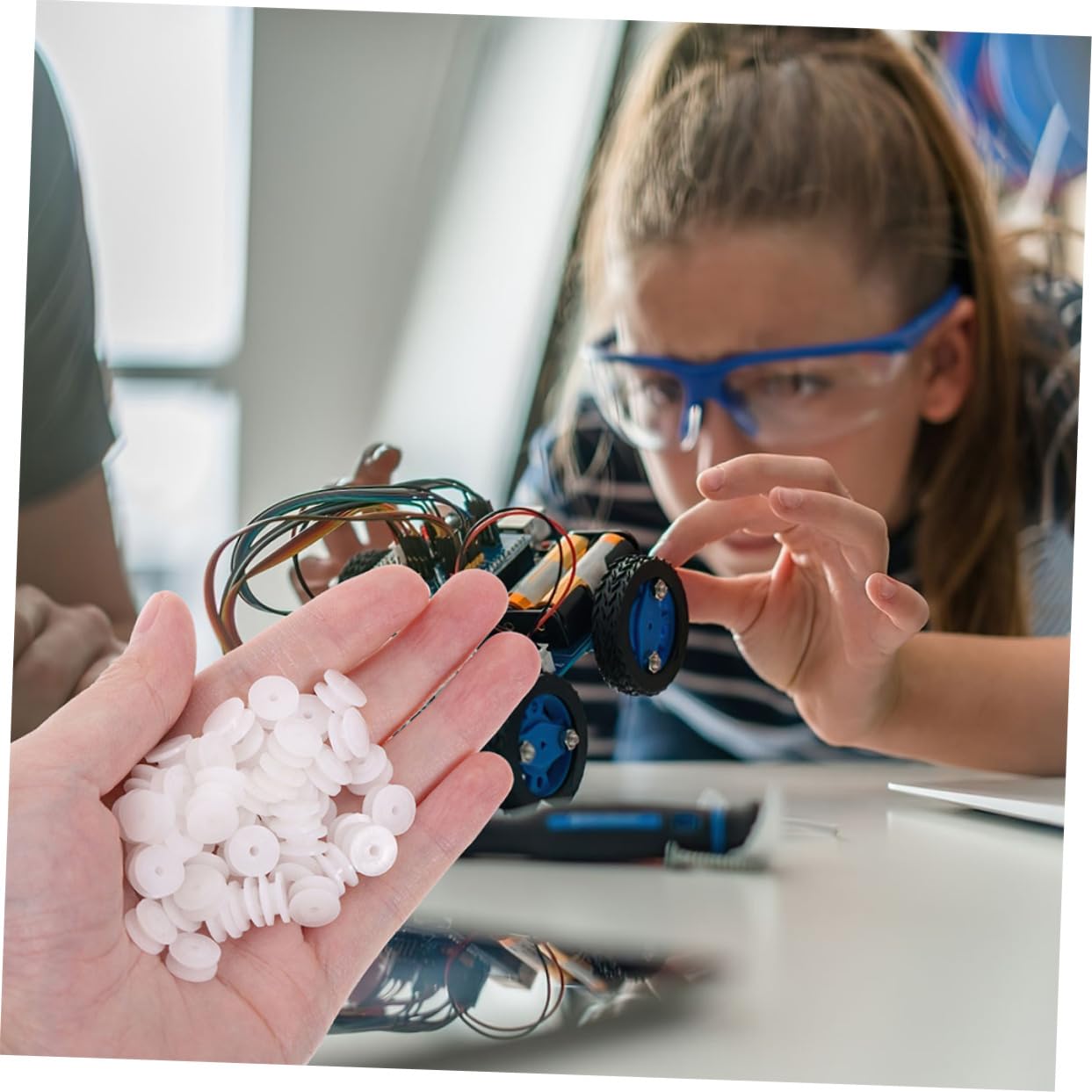 Totority Multipurpose Mute Pulley Wheel Set 50pcs Plastic Gears for DIY Toy Cars